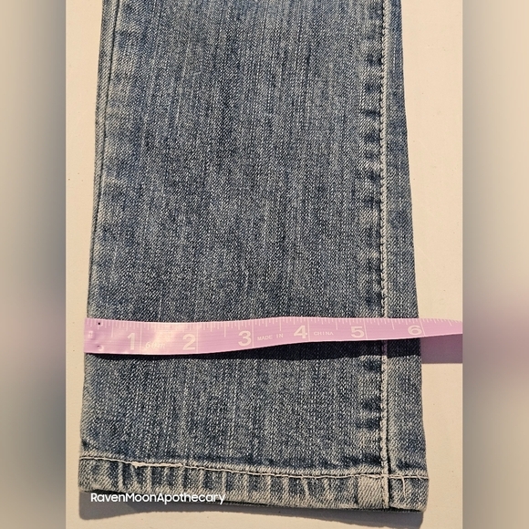 Miley Cyrus Distressed Jeans 9 - Picture 10 of 10